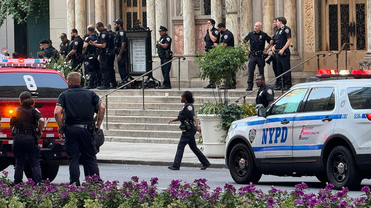 NYPD responds to active shooter reports in midtown Manhattan building